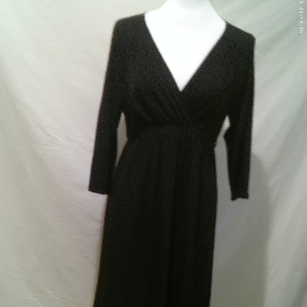 Motherhood Maternity Sun dress  Black  size   Large  1/2 sleeve